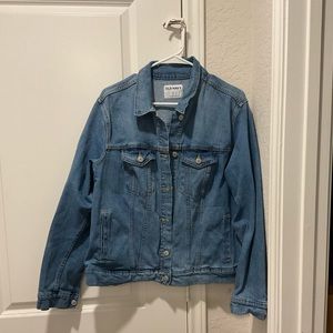 Old Navy women’s XL denim jacket excellent condition